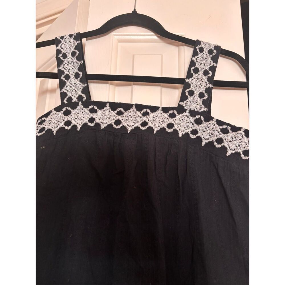 Universal Thread Tank with Embroidery - Picture 2 of 6